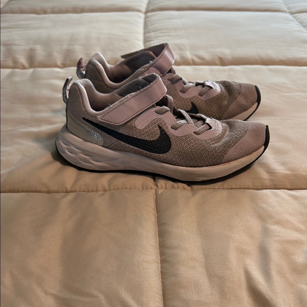 Nike Shoes Girls Size 2Y